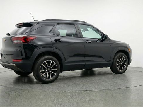 Used 2025 Chevrolet TrailBlazer LT image 9