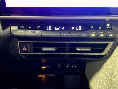 Certified 2025 Toyota Camry XLE w/ Premium Plus Package image 32