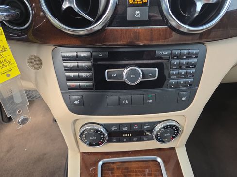 Used 2015 Mercedes-Benz GLK 350 4MATIC image 22