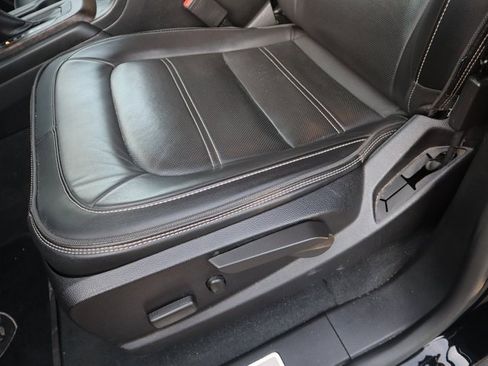 Used 2022 GMC Canyon Denali image 18