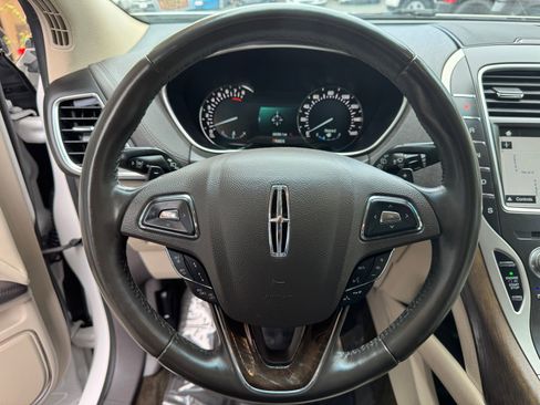 Used 2016 Lincoln MKX Reserve w/ Technology Package AWD/4WD image 30