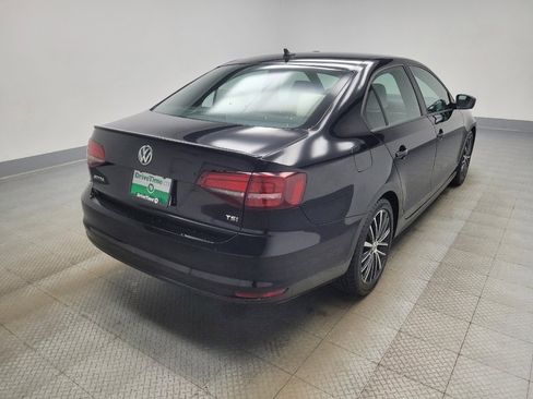 Used 2016 Volkswagen Jetta Sport image 9