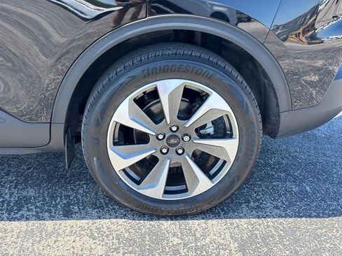 Used 2023 Ford Escape Platinum image 11