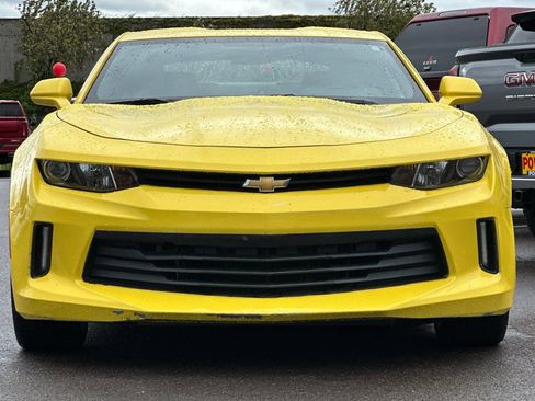 Used 2018 Chevrolet Camaro LT RWD image 9