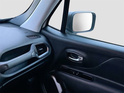 Used 2022 Jeep Renegade Latitude w/ Convenience Group image 23