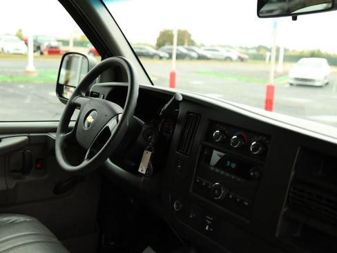 Used 2013 Chevrolet Express 2500 image 46