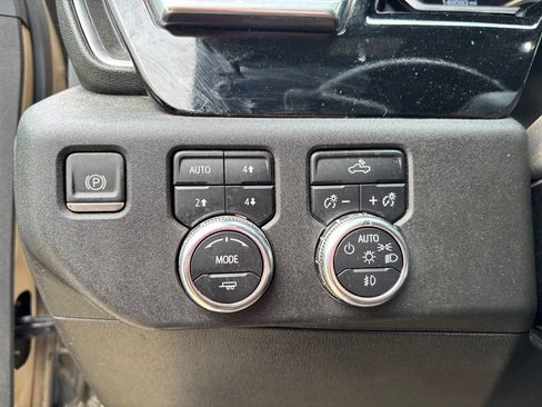 Used 2023 GMC Sierra 1500 Elevation w/ X31 Off-Road Package AWD/4WD image 13