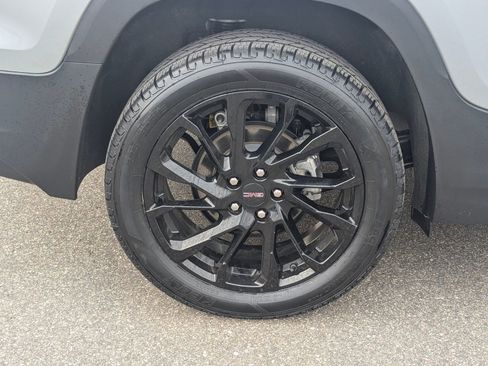 Used 2023 GMC Terrain SLE w/ Driver Convenience Package image 35