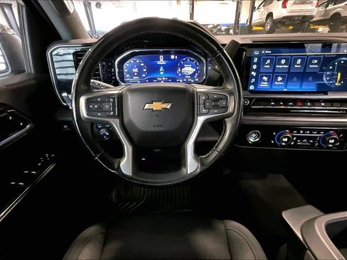 Used 2023 Chevrolet Silverado 1500 LT AWD/4WD image 17