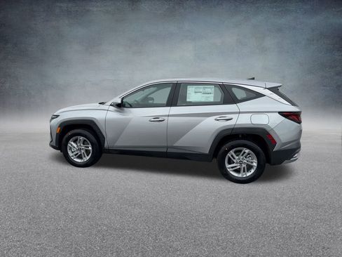 Certified 2025 Hyundai Tucson SE image 14