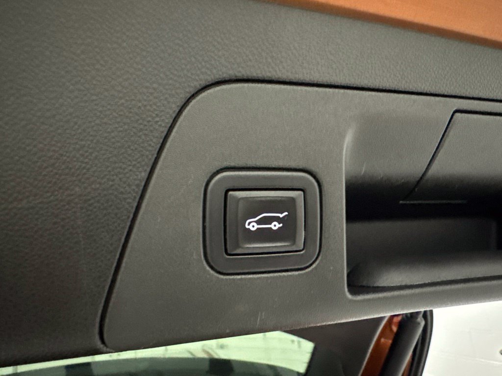 Used 2021 Buick Envision Essence AWD/4WD image 8