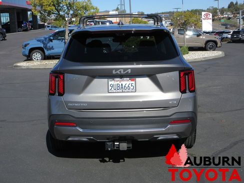 Used 2025 Kia Sorento SX Prestige image 5