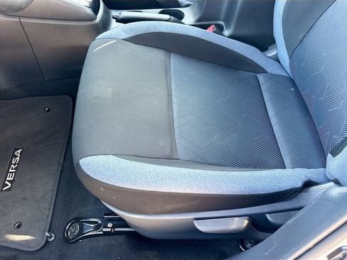 Used 2025 Nissan Versa SV image 18
