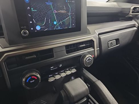 Used 2025 Toyota 4Runner SR5 AWD/4WD image 25