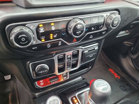 Used 2022 Jeep Gladiator Rubicon w/ LED Lighting Group image 16
