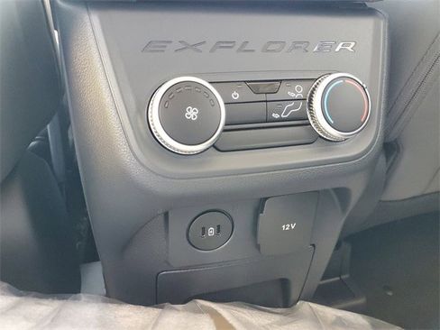 New 2025 Ford Explorer Active w/ Active Comfort Package image 33
