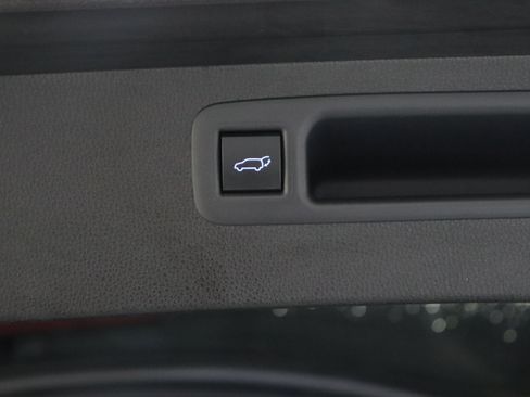 Used 2021 Toyota Highlander XLE FWD image 36