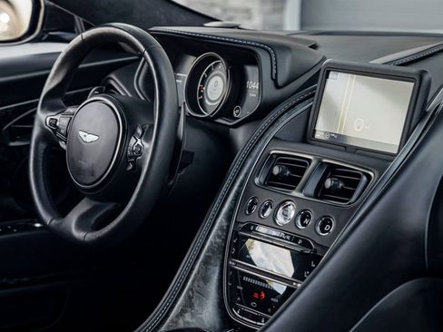 Used 2019 Aston Martin DB11 Volante image 25