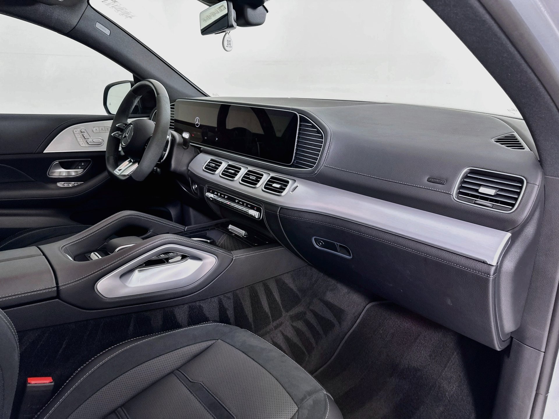 Certified 2026 Mercedes-Benz GLE 53 AMG 4MATIC Coupe image 32