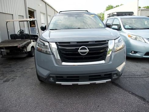 Used 2022 Nissan Pathfinder Platinum w/ Cargo Package FWD image 2