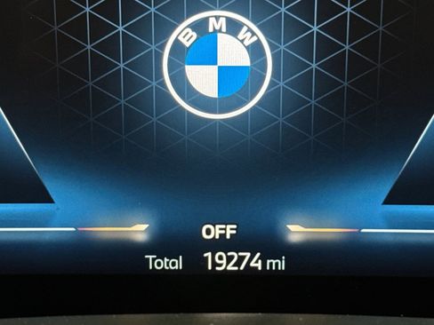 Used 2025 BMW X7 xDrive40i w/ M Sport Package AWD/4WD image 38