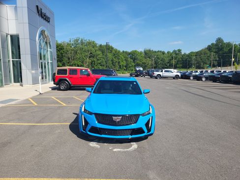 Used 2023 Cadillac CT5 V Blackwing w/ LPO, Bronce Accent Package image 17