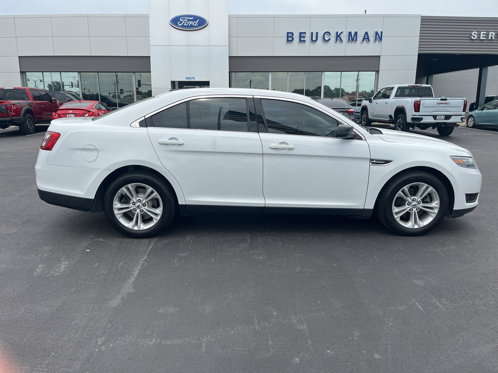 Used 2019 Ford Taurus SE FWD image 8