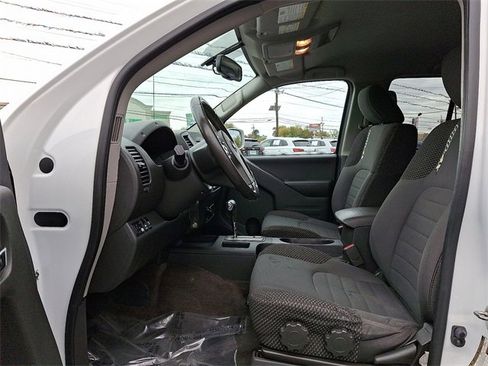 Used 2018 Nissan Frontier PRO-4X image 13