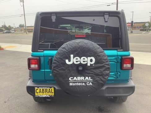 Used 2020 Jeep Wrangler Sport S image 22
