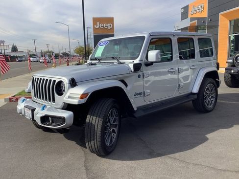 Used 2023 Jeep Wrangler Unlimited Sahara image 5