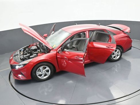 Used 2022 Hyundai Elantra SE w/ Cargo Package image 60