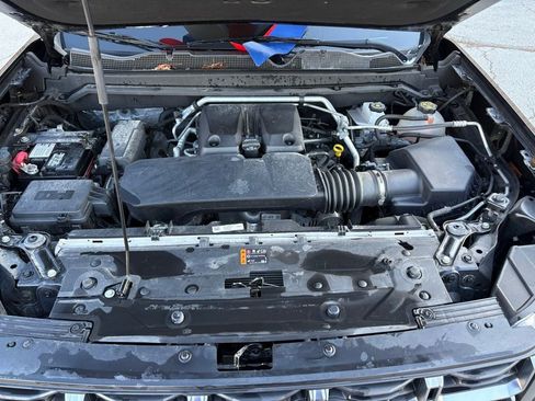 Used 2023 GMC Canyon AT4 image 18