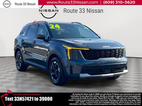 Used 2024 Kia Sorento S image 1