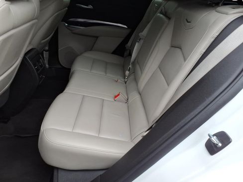 Certified 2022 Cadillac XT4 Luxury w/ Cold Weather Package AWD/4WD image 11