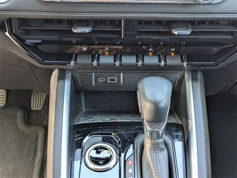 Used 2024 Chevrolet Colorado LT w/ LT Convenience Package III image 16