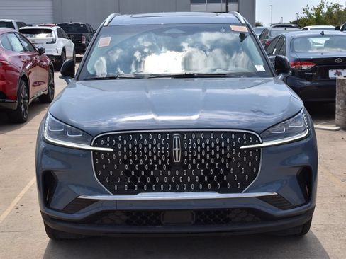 Certified 2025 Lincoln Aviator Reserve w/ Illumination Package RWD image 3