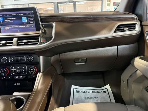 Used 2021 Chevrolet Suburban LT w/ LT Signature Plus Package image 23