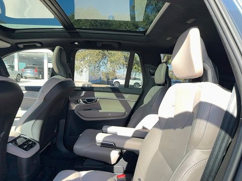 Used 2025 Volvo XC90 T8 Ultra image 14