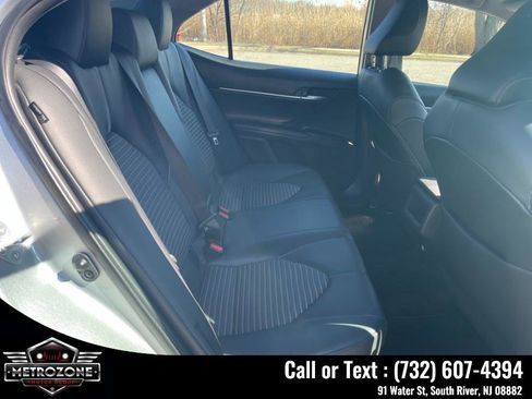 Used 2021 Toyota Camry SE FWD image 13