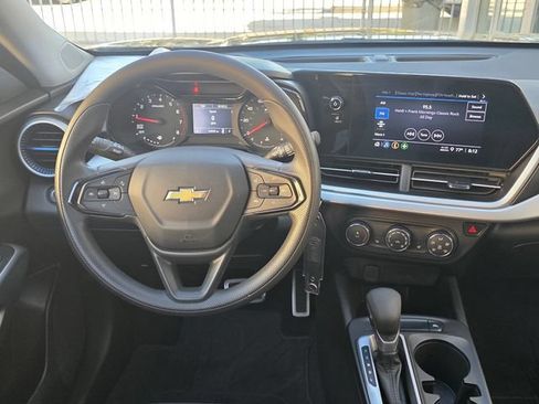 Certified 2024 Chevrolet Trax LS w/ LS Convenience Package FWD image 15