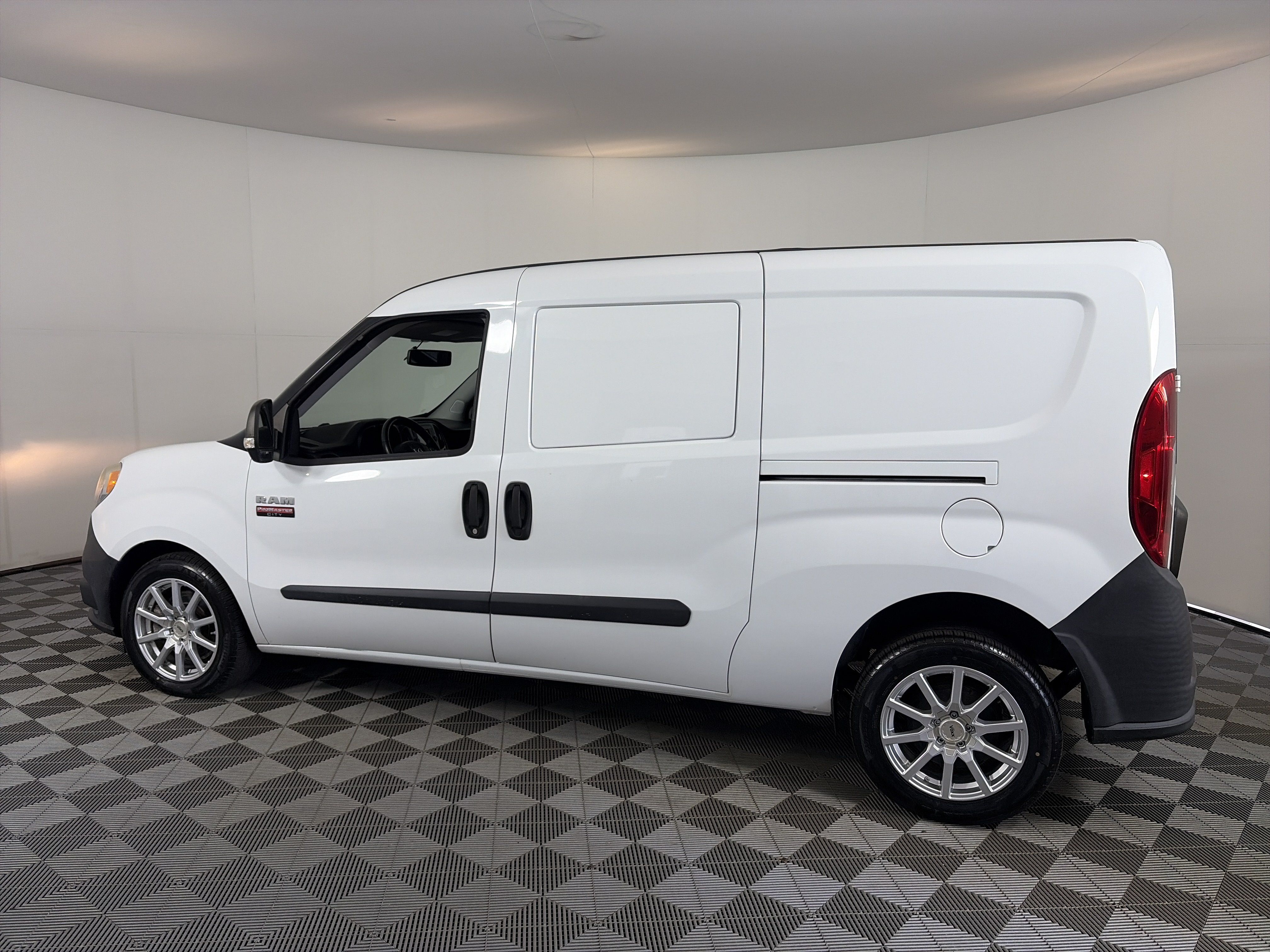 Used 2016 RAM ProMaster City Tradesman FWD image 8