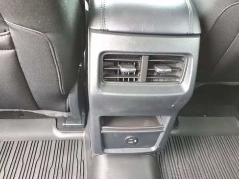 Used 2022 Ford Edge SE w/ Black Appearance Package AWD/4WD image 9