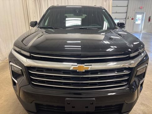 Used 2026 Chevrolet Traverse LT FWD image 9
