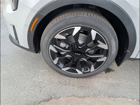 Used 2025 Kia Sorento SX image 5