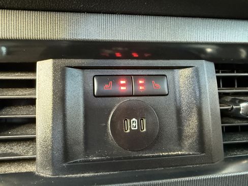 Used 2024 Ford F250 Platinum image 34