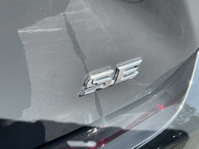 Used 2025 Toyota Camry SE FWD image 6