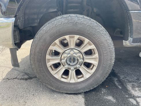 Used 2020 Ford F250 XLT w/ Snow Plow Prep Package AWD/4WD image 4