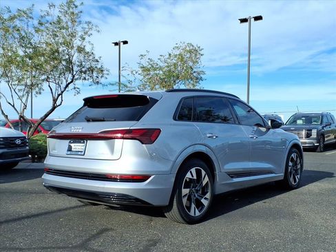 Used 2022 Audi e-tron Premium w/ Convenience Plus Package image 6