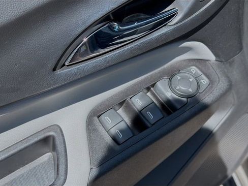 Used 2018 Chevrolet Equinox LS image 16