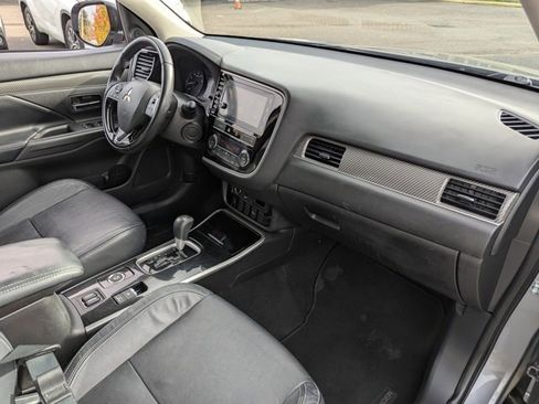 Used 2019 Mitsubishi Outlander SEL image 37